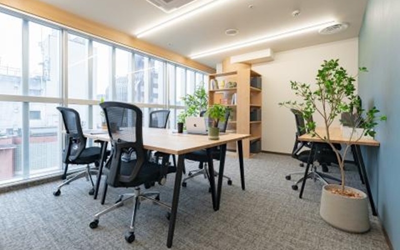 京都のレンタルオフィス「BIZcomfort三条木屋町」