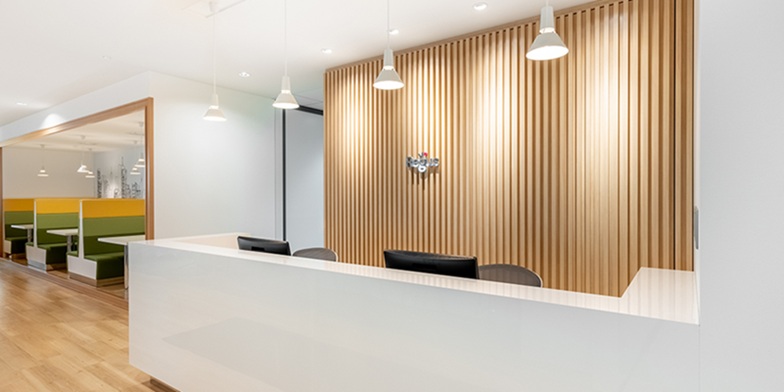 横浜のレンタルオフィス「リージャス横浜ブルーアベニュー」