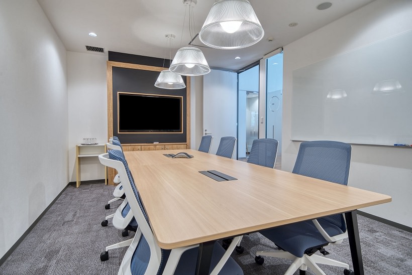 レンタルオフィス「リージャス新広島ビルディングビジネスセンター」の会議室