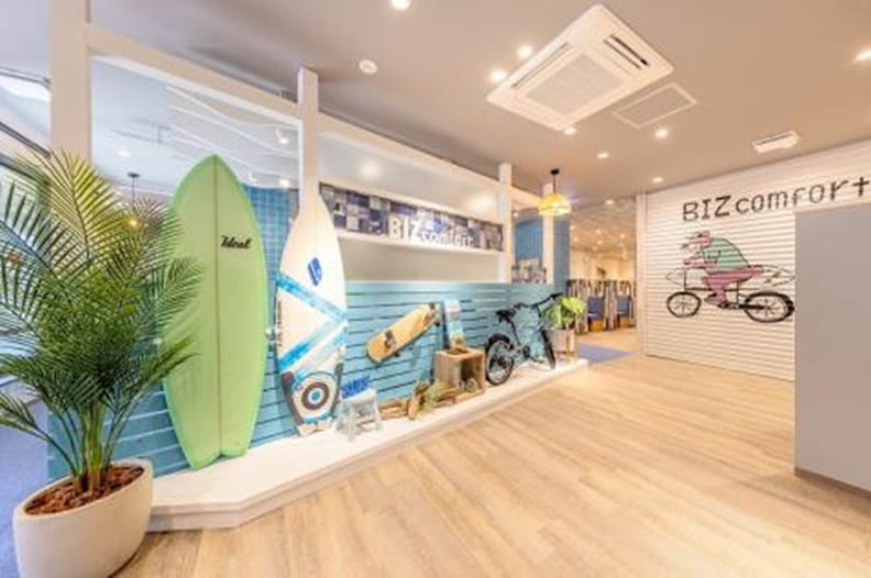 藤沢・茅ヶ崎にあるレンタルオフィス「BIZcomfort湘南茅ヶ崎」のエントランス